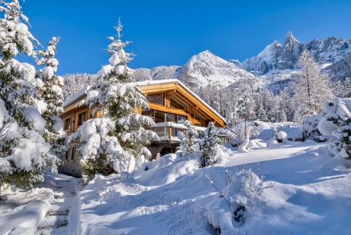 Chamonix-Mont-Blanc Ski Chalet | Experience Chalet Black Stone: Family-Friendly Retreat with Pool
