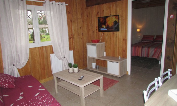 Luglon House | Cozy Chalet Bois in the Heart of Landes Forest