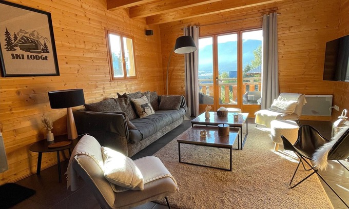 Superbolquere House | Inviting Chalet Bolquera - Spacious Four Bedroom Retreat
