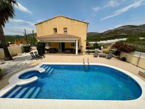 Borriol House | Discover Chalet Borriol: Family-Friendly Retreat with Pool
