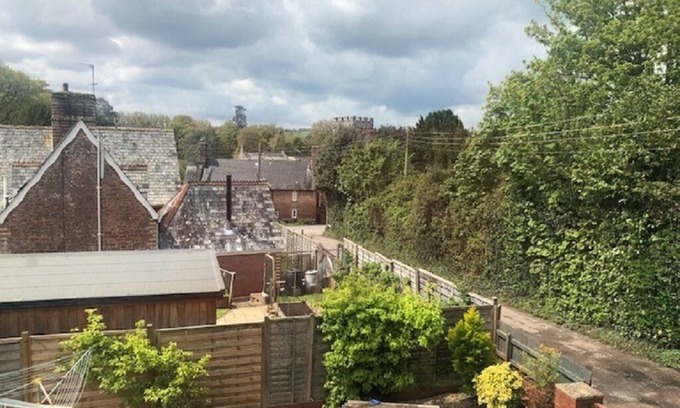 Poltimore House | Escape to Chalet Bungalow in Poltimore Village, Exeter