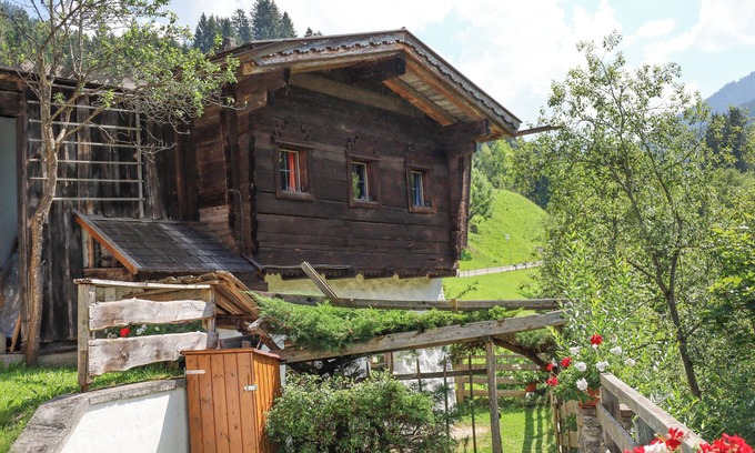 Alpbach House | Cozy Chalet by the River, Steps from Ski Lift & Pool