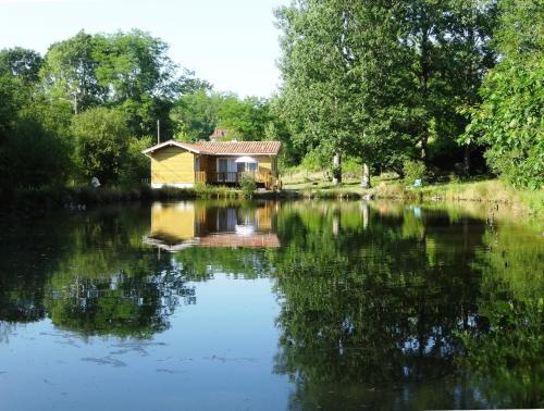 Castets Ski Chalet | Oceanfront Family Retreat at Chalet "Côté Lac" - 9.5/10