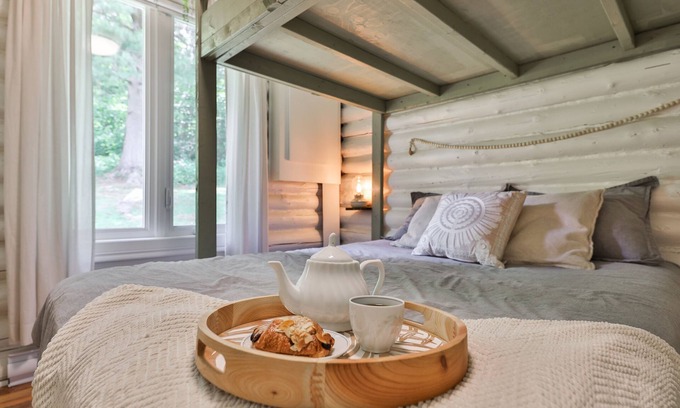 Saint-Alphonse-Rodriguez Cabin | Chalet Le Arbor - Riverside Getaway with Cozy Fireplace