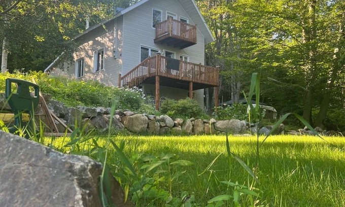 Saint-Gabriel-de-Brandon Ski Chalet | Chalet Four Seasons: Nature's Retreat with Lake Views