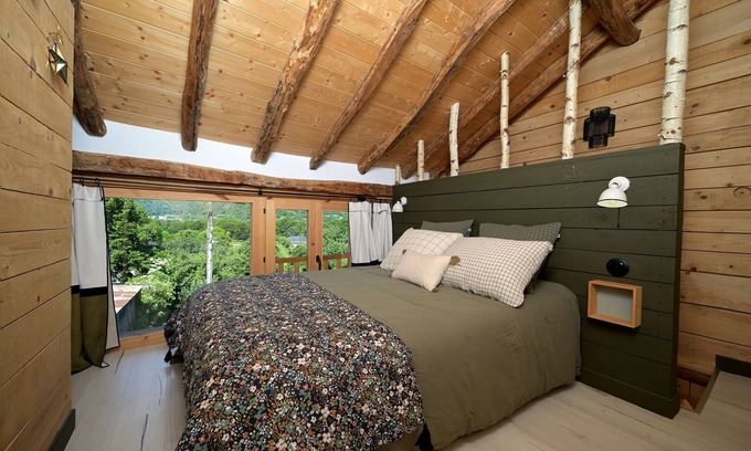 Montauban-de-Luchon Ski Chalet | Dreamy Chalet "Cabanelise" with Mountain Views & Terrace