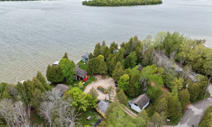 Baileys Harbor Cabin | Cozy Chalet Cabin at Sunset Shores on Kangaroo Lake