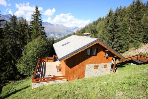 Vallandry Ski Chalet | Chalet Camomille: Pet-Friendly Retreat for 12 Guests