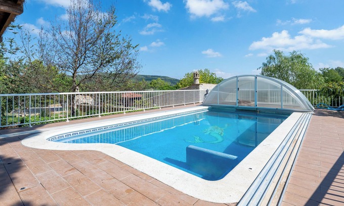 Querol Ski Chalet | Relax at Chalet "Can Tronc" with Mountain View & Pool