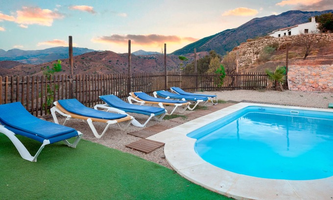 Canillas de Aceituno House | Serene Chalet "Casa la viña de la tireta" with Lake View