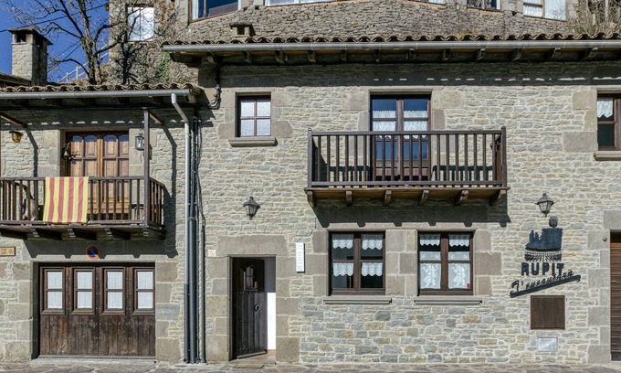 Rupit I Pruit Ski Chalet | Chalet "Casa L'Art" with Mountain View, Private Terrace & Wi-Fi