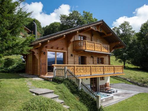 Chesieres Ski Chalet | Inviting Chalet Nirvana with Hot Tub & Family-Friendly Perks