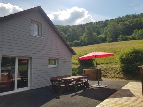 Cornimont Ski Chalet | Chalet chaleureux à Cornimont avec piscine privée