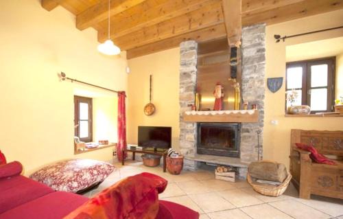 Saint-Andre Ski Chalet | Cozy 3-Bedroom Chalet with Garden & WiFi Near Saint Andre
