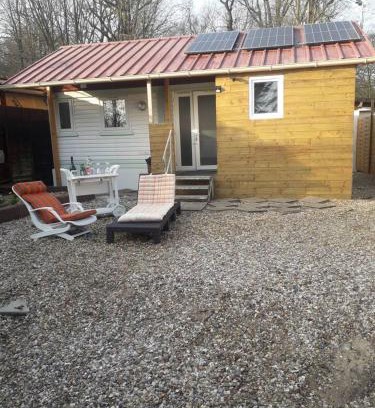 Les Breviaires Ski Chalet | Cozy One-Bedroom Chalet with Terrace & WiFi in Les Breviaires