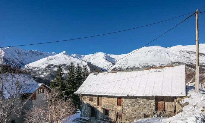 Valloire Ski Chalet | Chalet Chez Maxime: Top-Rated Stay with Ocean Views