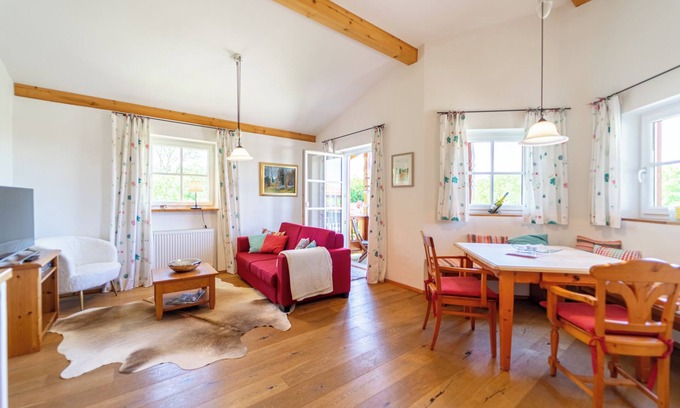 Haarbach Apartment | Chalet-chip-in: Ideal Base for Your Golf Getaway