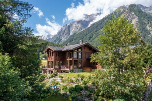 Saleinaz Ski Chalet | Experience Cozy Comfort at Chalet Cinq Moutons