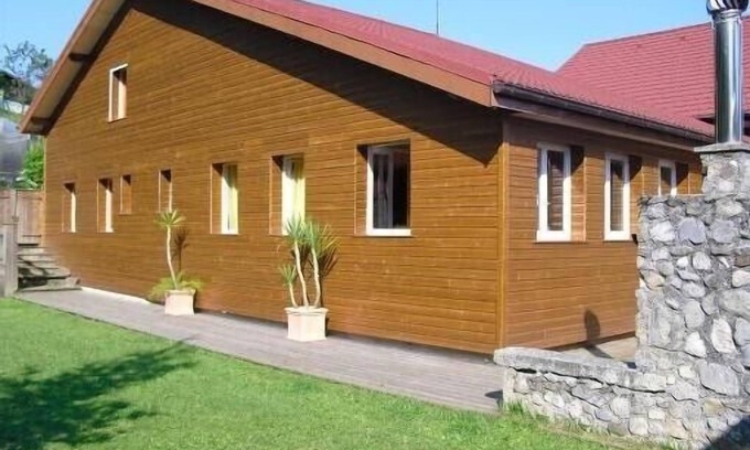 Lyaud Ski Chalet | Chalet Class 2*: Pet-Friendly Retreat by Lake Leman