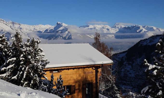 Mayens-de-Riddes Cottage | Discover Chalet Clochette 4 Valles with Ocean Views & Spa