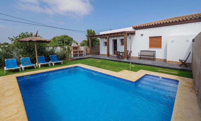 Campano House | Family-Friendly Retreat at Chalet Conil Ramirez with Pool