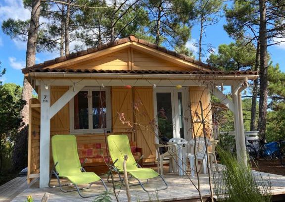 Le Porge Ski Chalet | Oceanfront Retreat: Chalet Coucher de soleil La Jenny