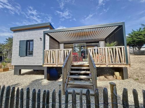 Jullouville Ski Chalet | Family-Friendly Chalet Jullouville with Pool and Comfort