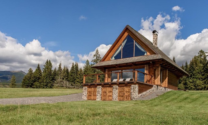 Vychodna Ski Chalet | Pet-Friendly Chalet Dúška: 4-Star Stay with Perfect Reviews