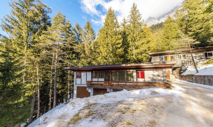 Borca di Cadore Apartment | Discover Chalet d'autore: Pool, Spa & Family Friendly!