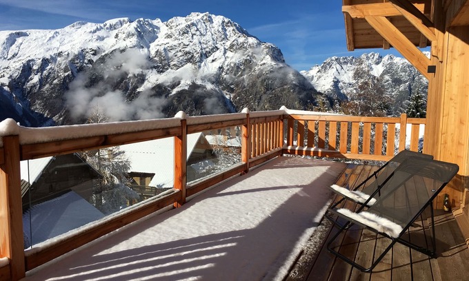 Villard-Reculas Ski Chalet | Modern Chalet Retreat with Spa & Top-Notch Amenities