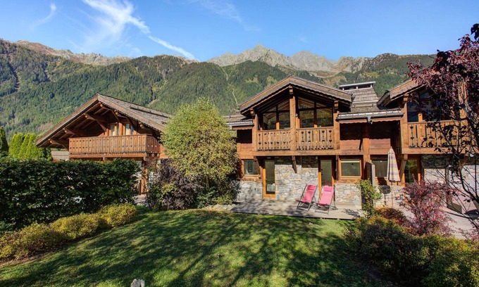Les Praz-de-Chamonix Ski Chalet | Cozy Chalet d'Olivier - Family-Friendly Retreat in Chamonix