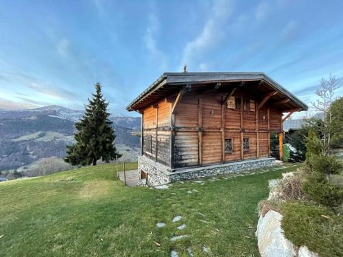 Crest-Voland Ski Chalet | Elegant Chalet for 12 with Hammam & Game Room Near Saisies