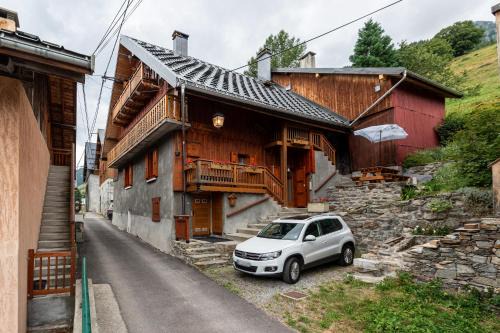 Celliers Ski Chalet | Enchanting Chalet De Charme in the Mountains