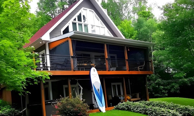 Mauricie Ski Chalet | Elegantly Designed Équinoxe Chalet: Waterfront Retreat with Spa