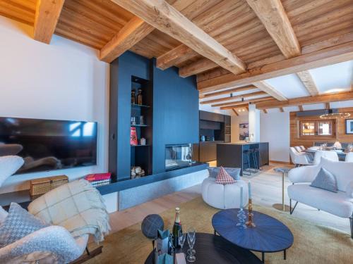 Cognet Ski Chalet | Chalet de Luxe: Ski-in/Ski-out with Spa and Fireplace