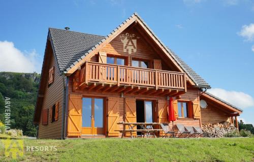 Chambon-sur-Lac Ski Chalet | Inviting Chalet de Solene: Pet-Friendly Getaway Awaits