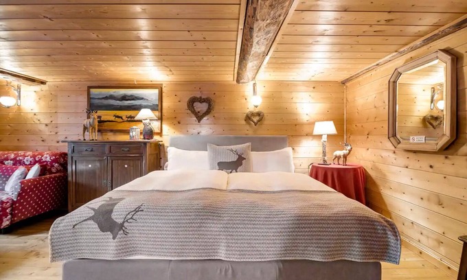 Ronco Bed & Breakfast | Chalet dei Fiori: Family-Friendly Rooms with Spa & Kitchen