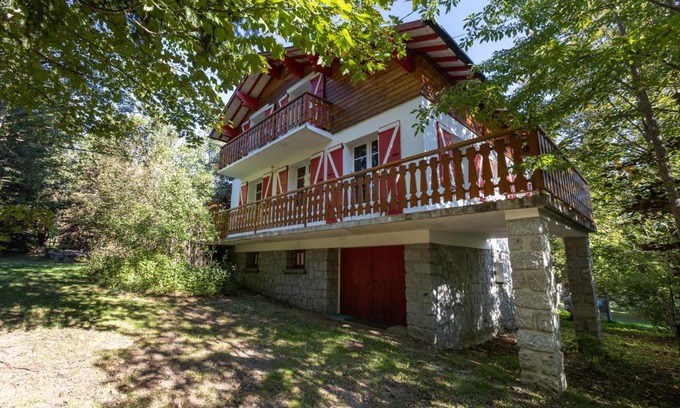 Superbolquere House | Family-Friendly Retreat at Chalet des Melezes