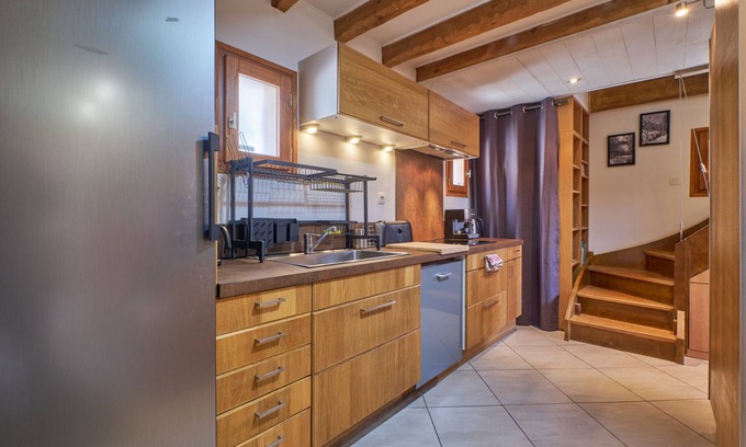 Huez-en-Oisans Ski Chalet | Mountain View Chalet 'Des Grangettes' with Private Terrace