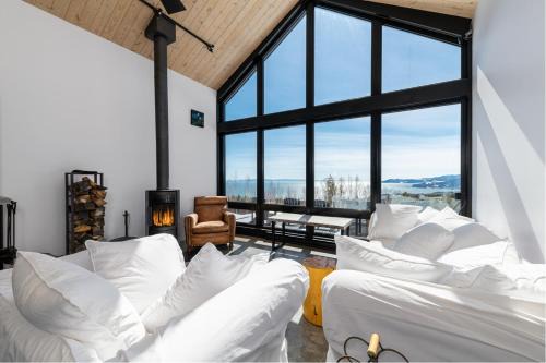 La Malbaie Ski Chalet | Experience the Serenity of Chalet du bois flotté Oceanfront