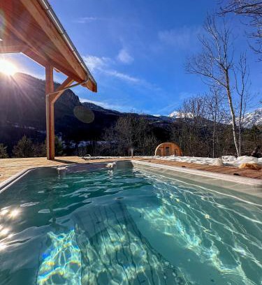 Les Vigneaux Ski Chalet | Discover Chalet ECRIN DES VIGNES with Ocean Views & Hot Tub