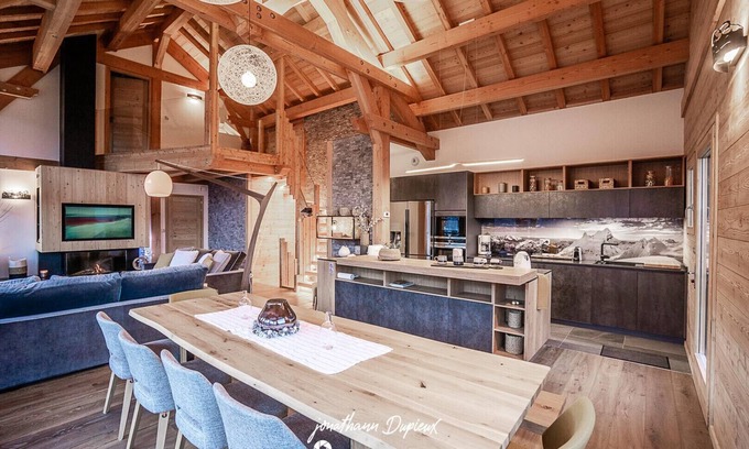 Saint-Chaffrey Ski Chalet | Chalet Ecrin: Family-Friendly Retreat with Kitchen Access