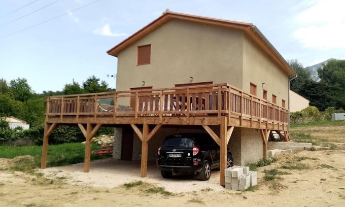 Fillols Ski Chalet | Pet-Friendly Retreat at Chalet El Cant dels Ocells