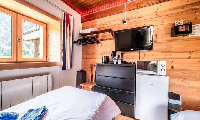 Saint-Jean-dʼAulps Bed & Breakfast | Chalet Elisthur Chambre N°1