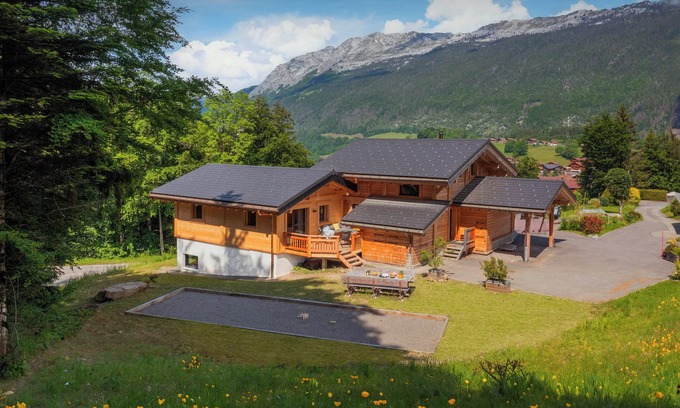 Saint-Jean-de-Sixt Ski Chalet | Experience Chalet Elomaz: Alpine Retreat with Pool & Spa