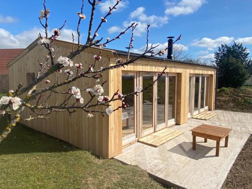 Bransat House | Cozy Chalet en Bois Privatifs in St Pourcain sur Sioule