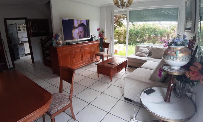 Islares House | Cozy Chalet in Islares with Nearby Beach Access