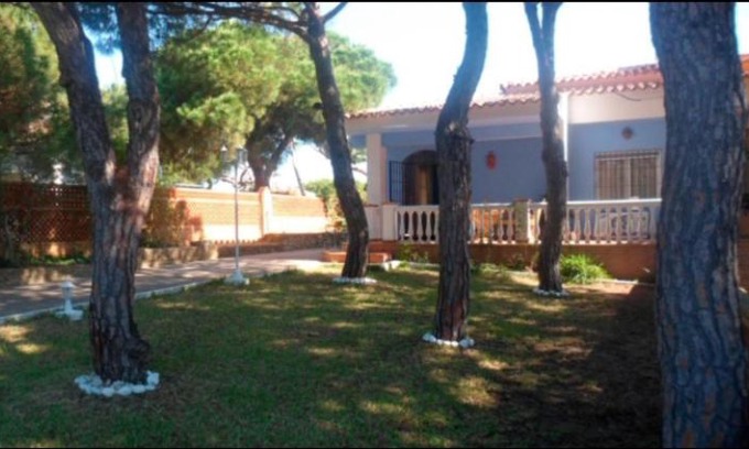 Mazagon House | Seaside Retreat with Private Pool & Spa: Casa de Ana