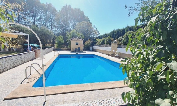 Baeza Ski Chalet | Discover Chalet en La Yedra: Ocean View & Pet Friendly Stay