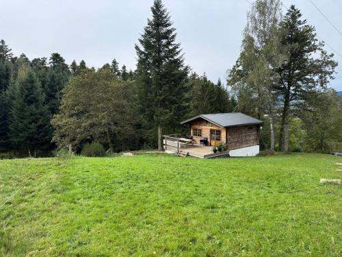 Entre-deux-Eaux Ski Chalet | Nature Retreat: Family & Pet Friendly Chalet Getaway